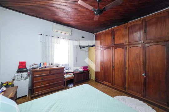 Quarto de casa para alugar com 1 quarto, 180m² em Monte Castelo, São José dos Campos