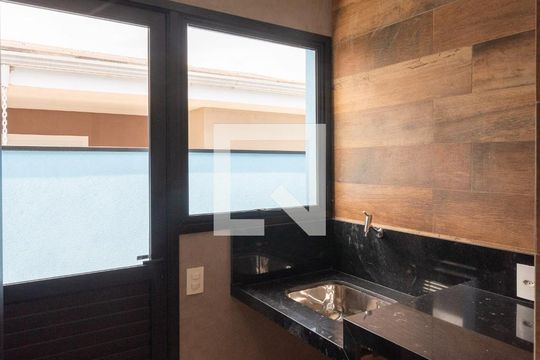 Área de Serviço de casa de condomínio para alugar com 5 quartos, 380m² em Swiss Park, Campinas