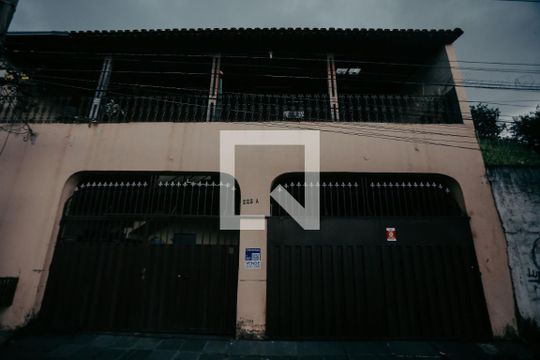 Fachada de casa à venda com 7 quartos, 360m² em Padre Eustáquio, Belo Horizonte