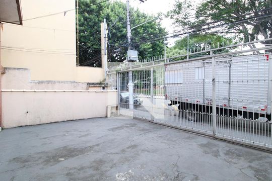Área comum de apartamento para alugar com 2 quartos, 70m² em Vila Sabrina, São Paulo