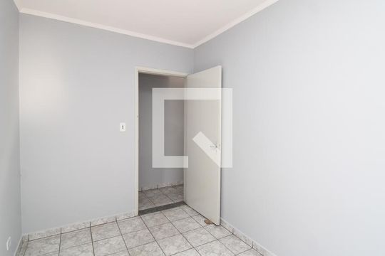 Quarto 1 de apartamento para alugar com 2 quartos, 70m² em Vila Sabrina, São Paulo