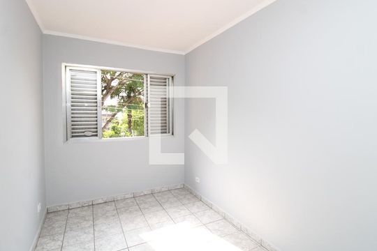Quarto 1 de apartamento para alugar com 2 quartos, 70m² em Vila Sabrina, São Paulo