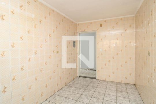 Cozinha de apartamento para alugar com 2 quartos, 70m² em Vila Sabrina, São Paulo