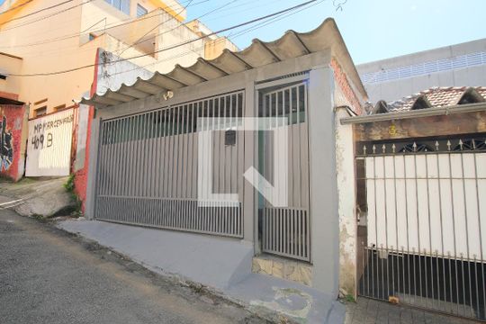 Fachada de casa à venda com 3 quartos, 138m² em Chácara Santo Antônio (zona Leste), São Paulo