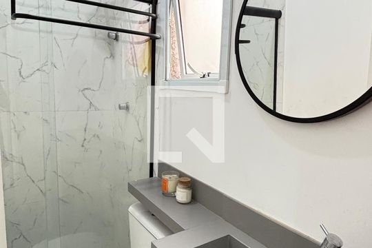 Banheiro de apartamento para alugar com 2 quartos, 80m² em Vila Príncipe de Gales, Santo André
