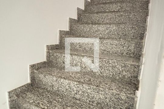 Escada de apartamento à venda com 2 quartos, 80m² em Vila Príncipe de Gales, Santo André
