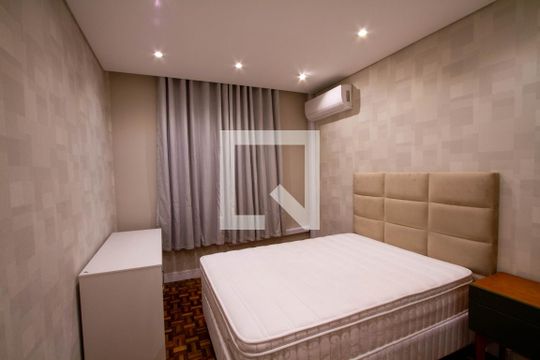 Quarto 1 de apartamento para alugar com 3 quartos, 101m² em Batel, Curitiba