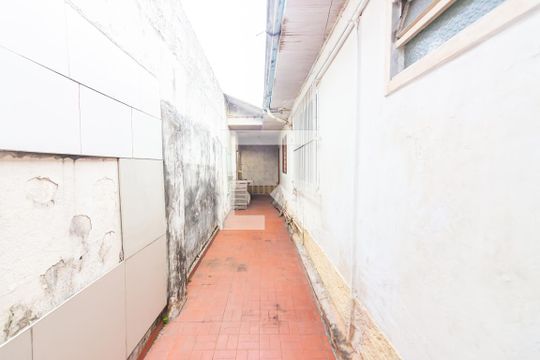 Quintal de casa à venda com 2 quartos, 107m² em Bela Vista, Osasco
