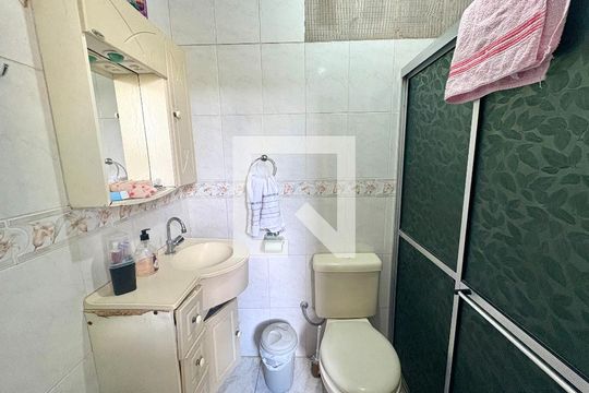 Banheiro da Suíte 1 de casa à venda com 3 quartos, 250m² em Jardim America Iv, Várzea Paulista