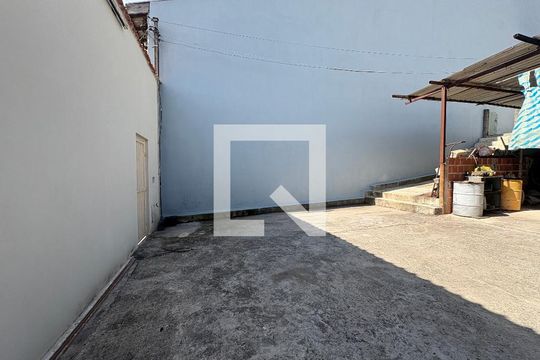 Quintal com garagem de casa à venda com 3 quartos, 250m² em Jardim America Iv, Várzea Paulista