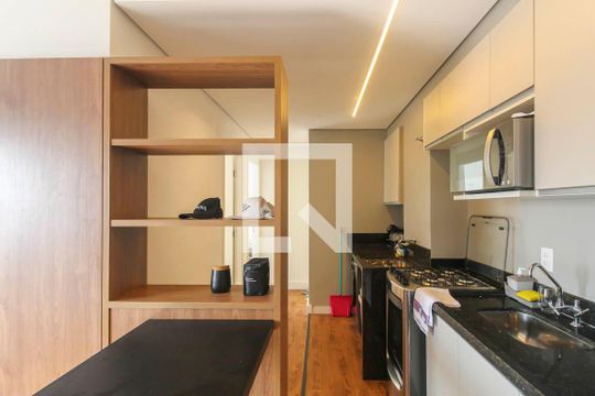 Cozinha de apartamento para alugar com 2 quartos, 40m² em Vila California, São Paulo