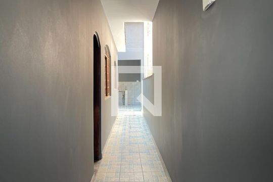 Quintal de casa para alugar com 1 quarto, 200m² em Jardim Thelma, São Bernardo do Campo