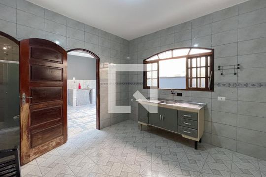 Cozinha de casa para alugar com 1 quarto, 200m² em Jardim Thelma, São Bernardo do Campo