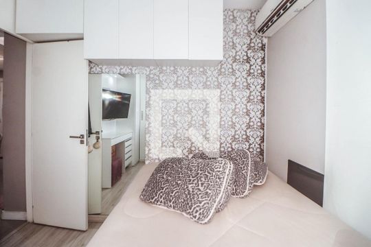 Quarto 1 de apartamento à venda com 2 quartos, 51m² em Rubem Berta, Porto Alegre
