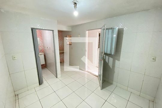 Sala/ quarto de casa para alugar com 1 quarto, 100m² em Higienópolis, Rio de Janeiro