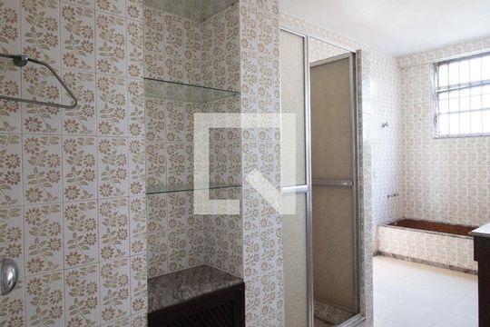 Banheiro da suíte de apartamento à venda com 4 quartos, 241m² em Copacabana, Rio de Janeiro