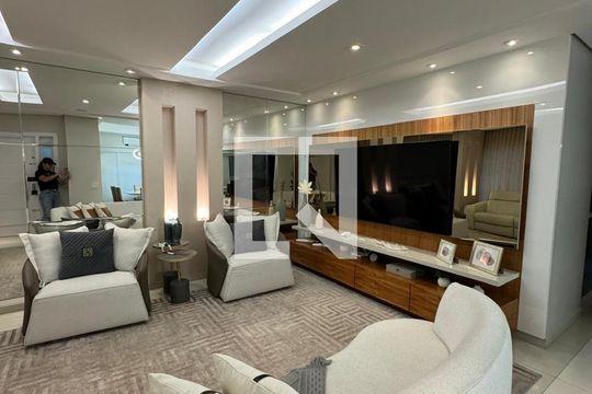 Sala de casa à venda com 4 quartos, 410m² em Jardim Maia, Guarulhos