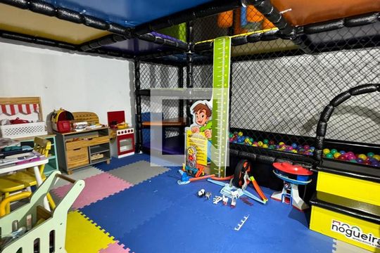 Brinquedoteca de casa à venda com 4 quartos, 410m² em Jardim Maia, Guarulhos