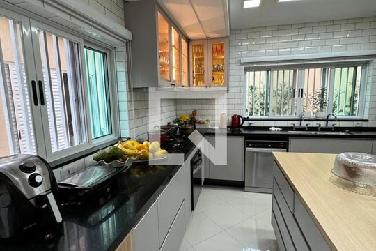 Cozinha de casa à venda com 4 quartos, 410m² em Jardim Maia, Guarulhos
