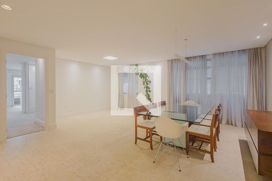 Sala de Jantar de apartamento à venda com 4 quartos, 240m² em Cerqueira César, São Paulo