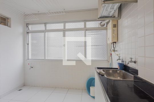 Área de Serviço de apartamento à venda com 4 quartos, 240m² em Cerqueira César, São Paulo