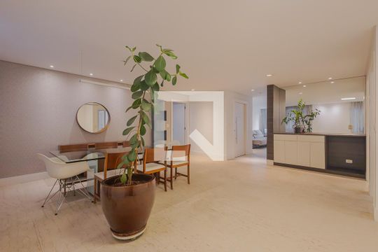 Sala de Jantar de apartamento à venda com 4 quartos, 240m² em Cerqueira César, São Paulo