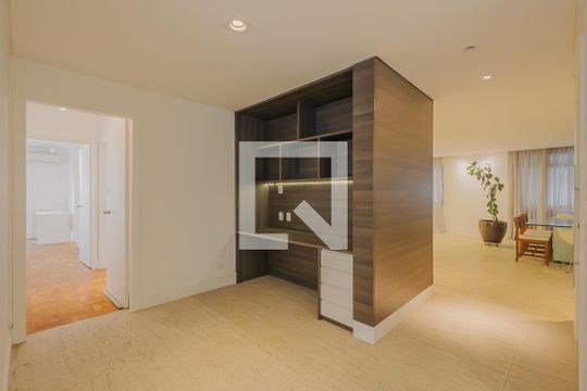 Sala de apartamento à venda com 4 quartos, 240m² em Cerqueira César, São Paulo