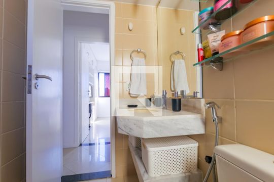 Banheiro Social de apartamento para alugar com 2 quartos, 78m² em Brotas, Salvador
