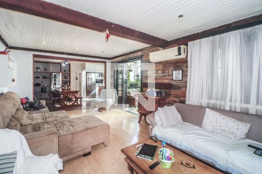 Apartamento para alugar com 5 quartos, 280m² em Navegantes, Porto Alegre