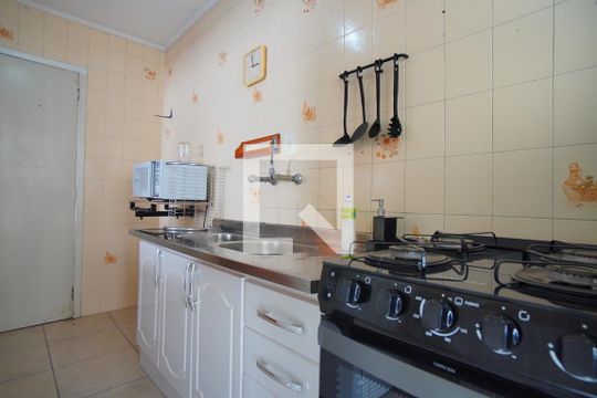 Cozinha de apartamento para alugar com 1 quarto, 77m² em Passo D’areia, Porto Alegre