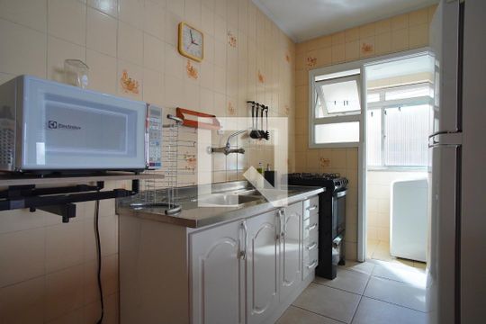 Cozinha de apartamento para alugar com 1 quarto, 77m² em Passo D’areia, Porto Alegre