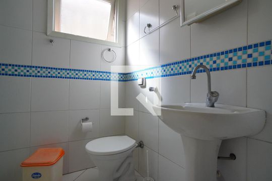 Banheiro Corredor de apartamento para alugar com 1 quarto, 77m² em Passo D’areia, Porto Alegre