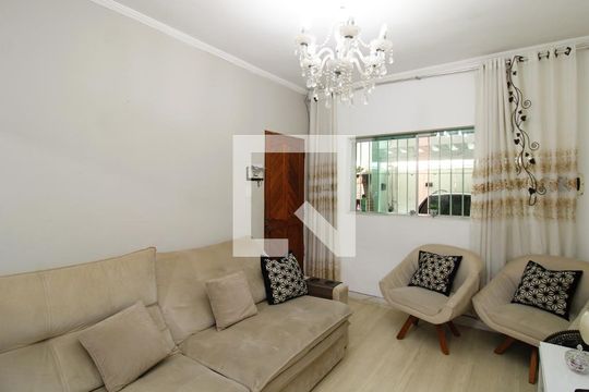 Casa à venda com 2 quartos, 140m² em Vila Nivi, São Paulo