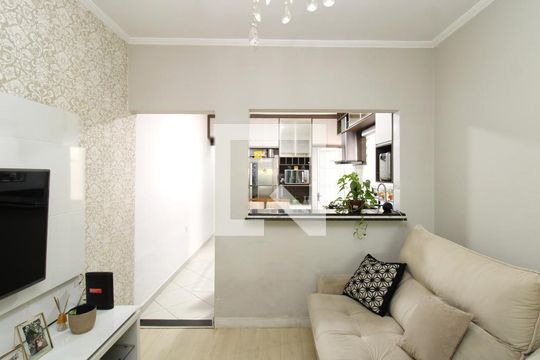 Sala de casa à venda com 2 quartos, 140m² em Vila Nivi, São Paulo