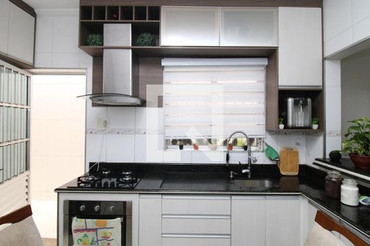 Cozinha de casa à venda com 2 quartos, 140m² em Vila Nivi, São Paulo