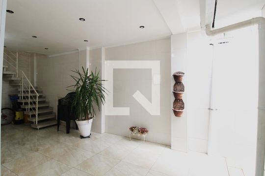 Sala 2 de casa à venda com 2 quartos, 140m² em Vila Nivi, São Paulo