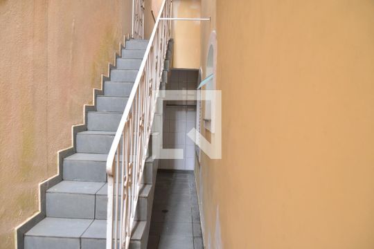 Area de Circulação de casa para alugar com 1 quarto, 40m² em Parque Marajoara, Santo André