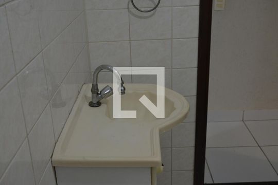 Banheiro Social de casa para alugar com 1 quarto, 40m² em Parque Marajoara, Santo André