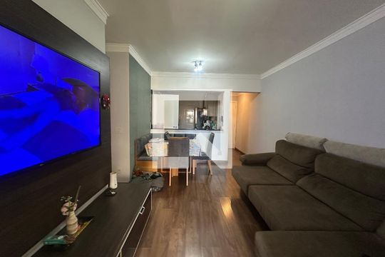 Sala de apartamento para alugar com 3 quartos, 87m² em Jardim Tupanci, Barueri