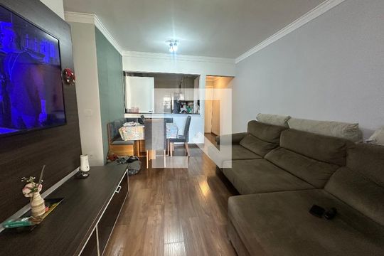 Sala de apartamento para alugar com 3 quartos, 87m² em Jardim Tupanci, Barueri