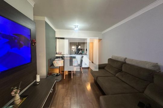 Sala de apartamento para alugar com 3 quartos, 87m² em Jardim Tupanci, Barueri