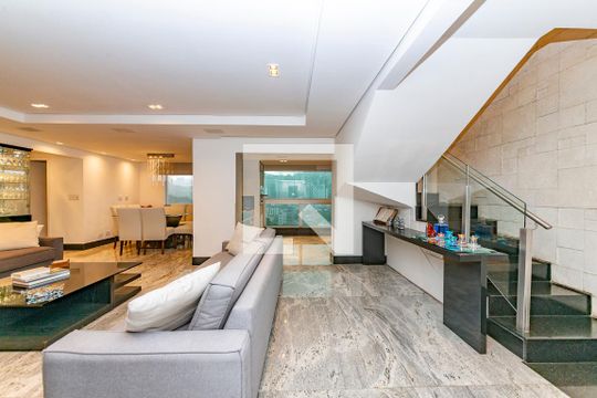Apartamento à venda com 3 quartos, 325m² em Coracao de Jesus, Belo Horizonte