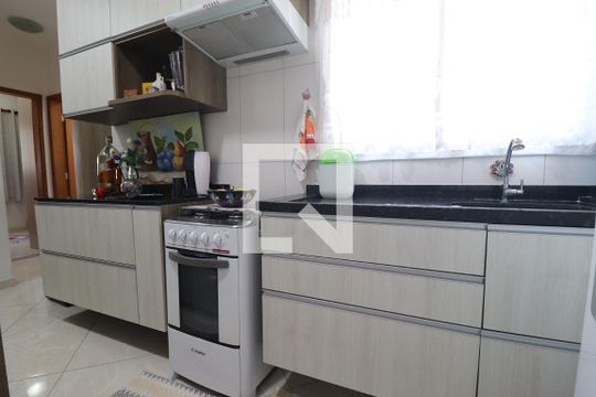 Cozinha de apartamento à venda com 2 quartos, 73m² em Vila Lucinda, Santo André