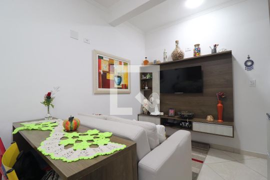 Sala de apartamento à venda com 2 quartos, 73m² em Vila Lucinda, Santo André