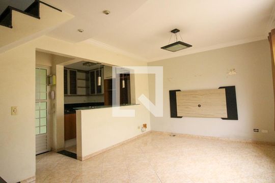Sala de casa de condomínio à venda com 2 quartos, 72m² em Vila Santa Clara, São Paulo