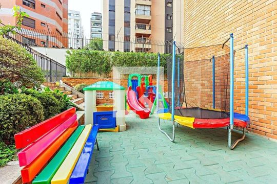 Apartamento à venda com 4 quartos, 220m² em Vila Nova Conceição, São Paulo