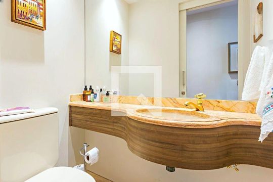 Apartamento à venda com 4 quartos, 220m² em Vila Nova Conceição, São Paulo