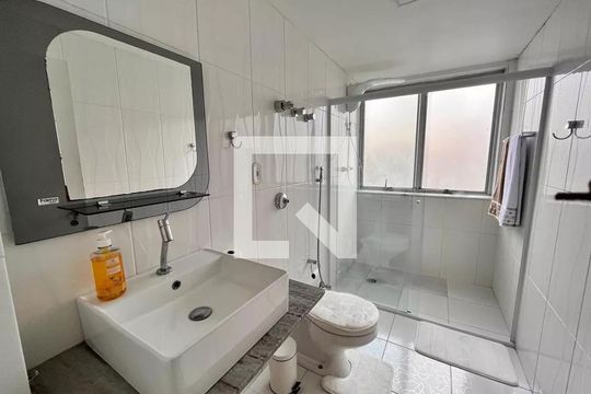 Banheiro de apartamento à venda com 3 quartos, 100m² em Perdizes, São Paulo