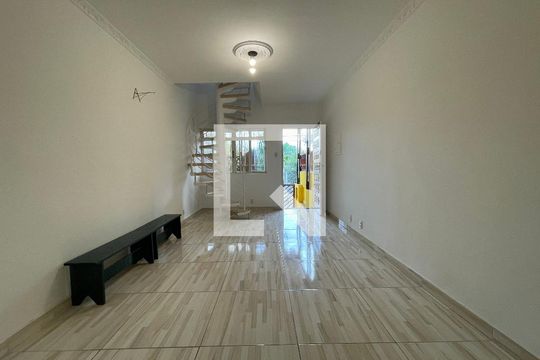 Sala de casa à venda com 5 quartos, 213m² em Vila Universitaria, São Paulo