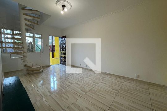 Sala de casa à venda com 5 quartos, 213m² em Vila Universitaria, São Paulo